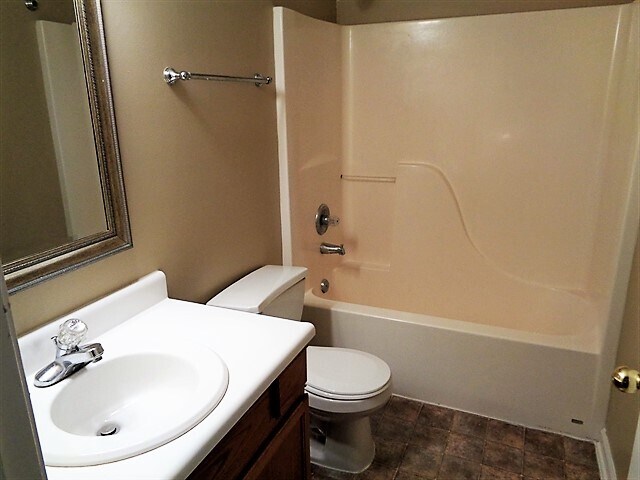 Building Photo - 1226 Burr Oak Ct