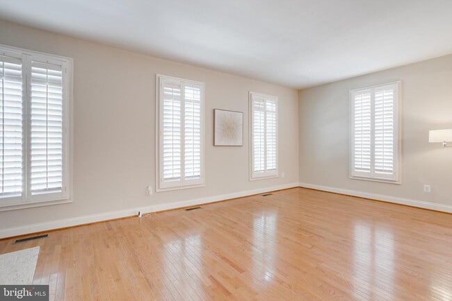 Building Photo - 8320 Dockray Ct