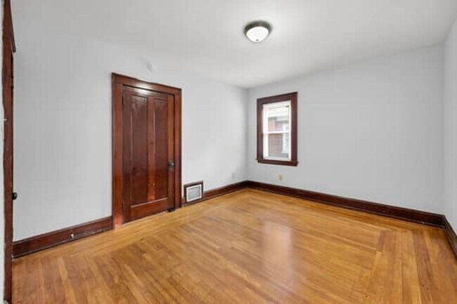 Building Photo - 1026 Schiff Ave
