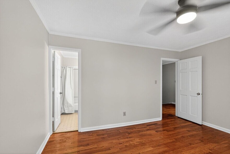 Building Photo - 898 Chippendale Ln