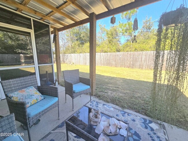 Building Photo - 13805 Flamingo Ave