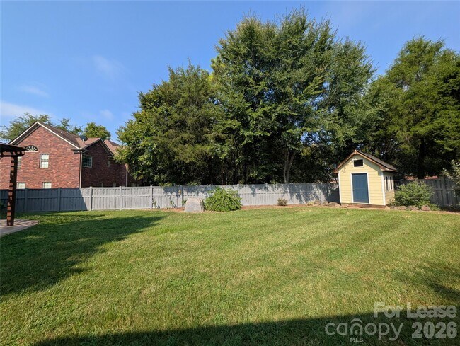 Building Photo - 8348 Rocky River Rd