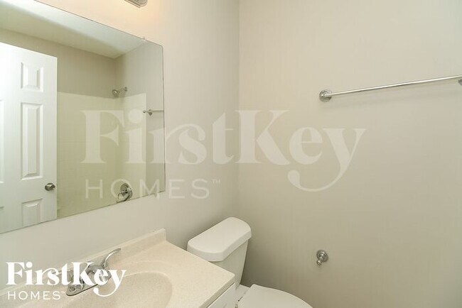 Building Photo - 3799 N Camp Creek Pkwy SW