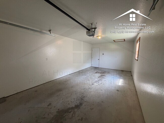 Building Photo - 1902 Dunham Dr