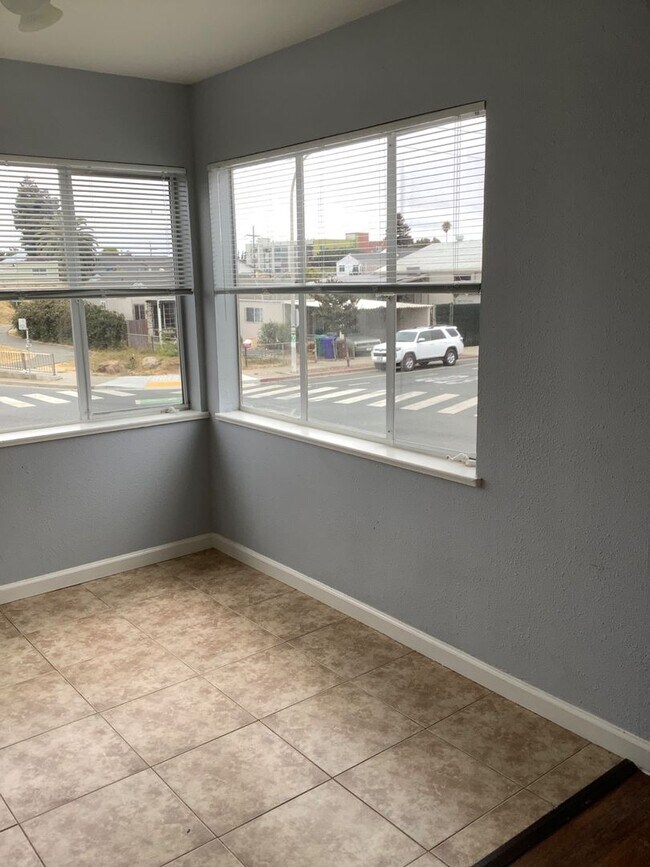 Building Photo - (211): 105-109 Marina Way South