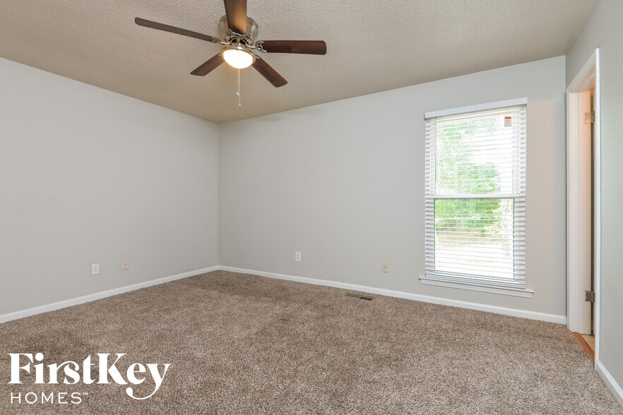 Building Photo - 1839 Satterwhite St