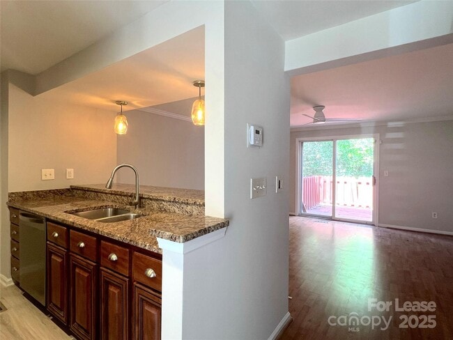 Building Photo - 1317 Maple Shade Ln