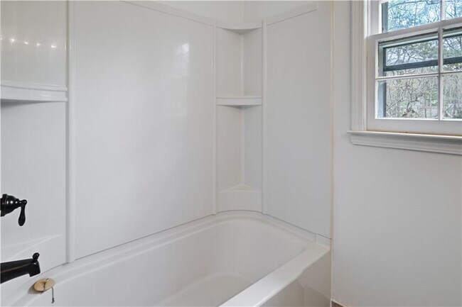 Building Photo - 4711 Nutmeg Way SW