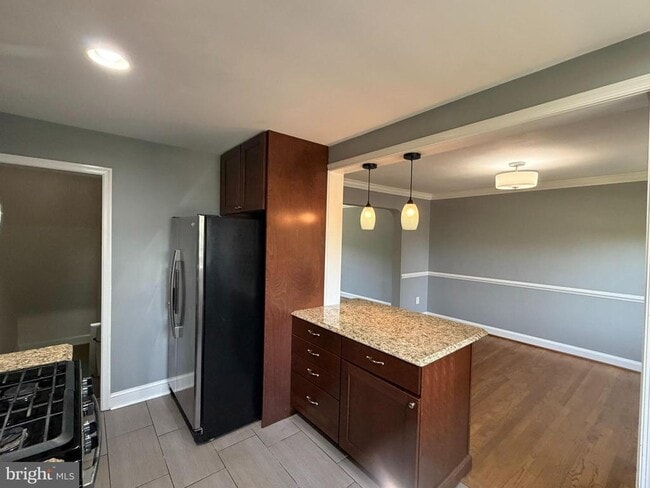 Building Photo - 1543 Cottage Ln