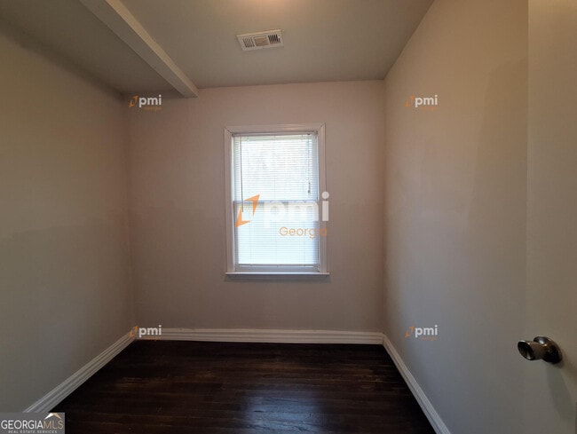 Building Photo - 1487 Woodfern Dr