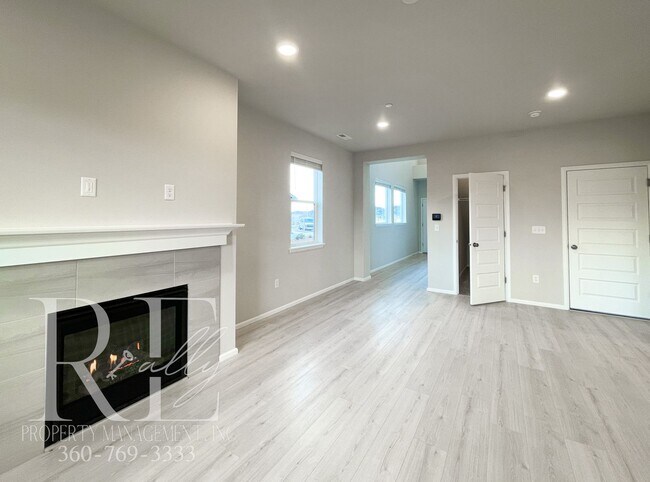 Building Photo - BRAND NEW 2024 HOME!