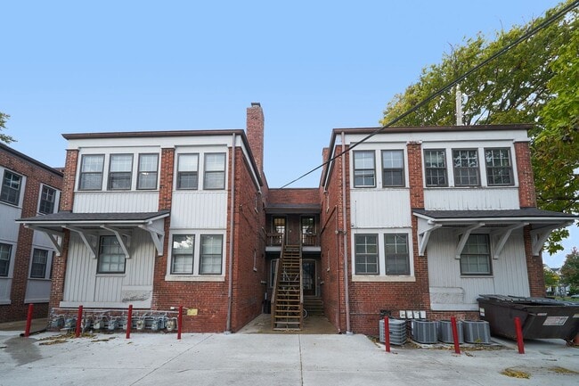 Building Photo - Historic Near Northside Updated Two Bedroo...