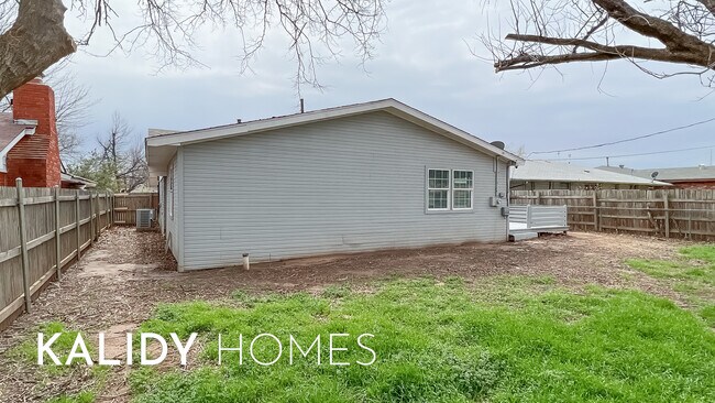 Building Photo - 2629 SW 56th St