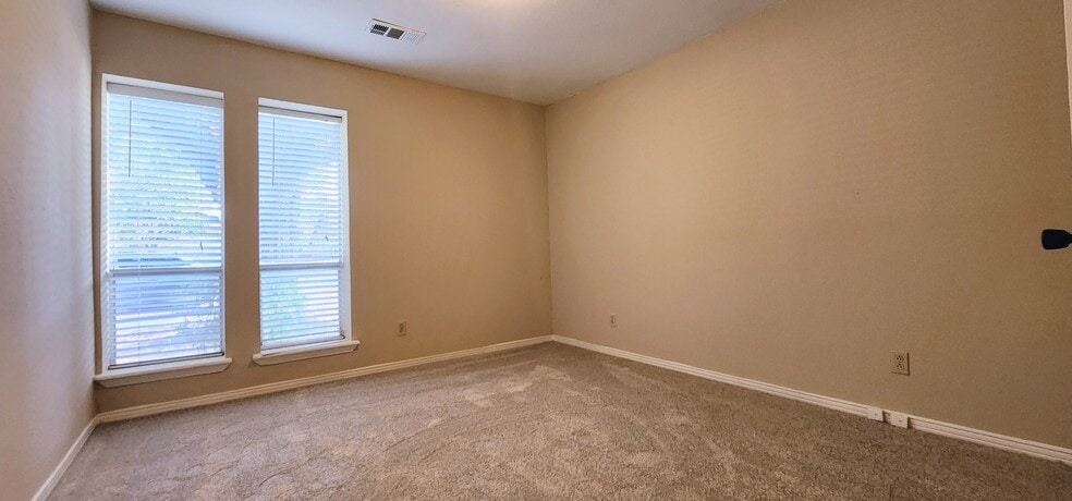 Building Photo - 7737 Village Trail Dr