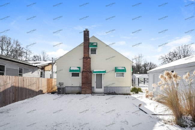 Building Photo - 2709 Fackler Ave