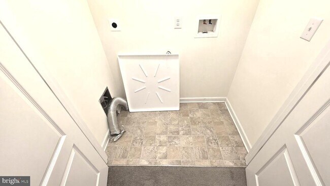 Building Photo - 115 Lexington Pl