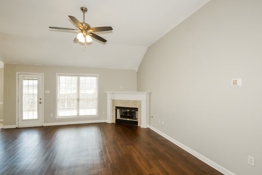 Building Photo - 145 Cameron Dr