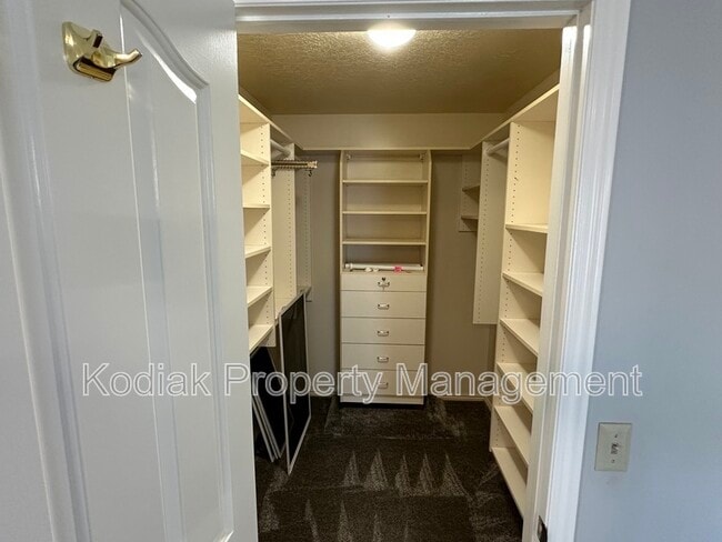 Building Photo - 13 N 3100 E