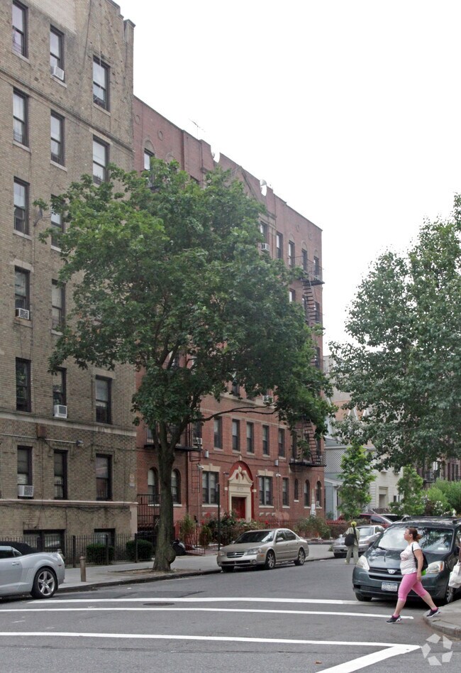 Building Photo - 309 E 19th St