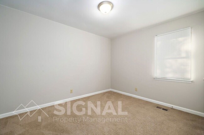 Building Photo - 93 Moonglow Dr