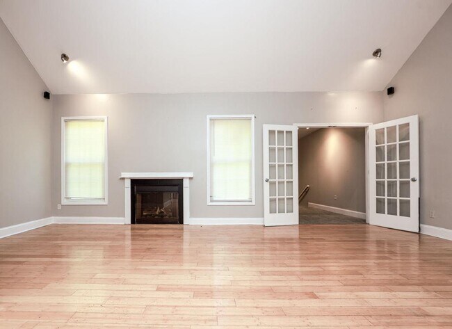 Building Photo - 3873 King Edward Trail SW