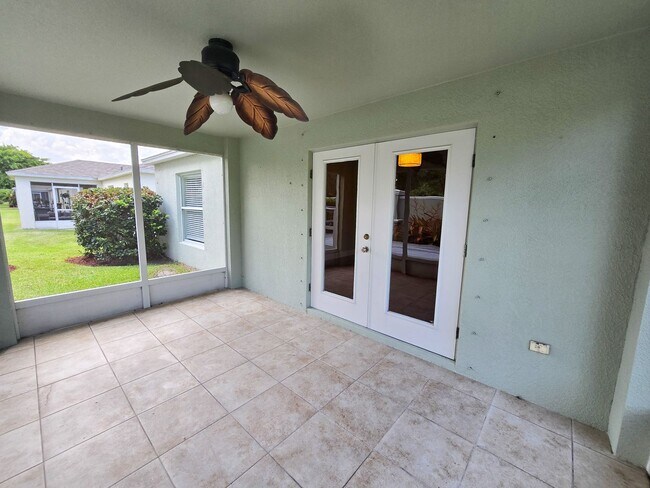 Building Photo - 4 Bedroom 2 bath in Sedona Palms