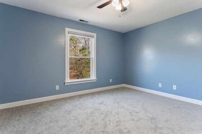 Building Photo - Beautiful 4 Bed 3.5 Bath Home on 20 Acres