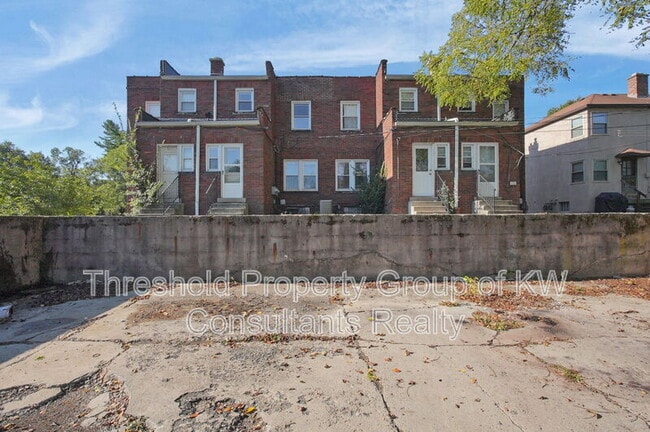 Building Photo - 1126 Northwest Blvd