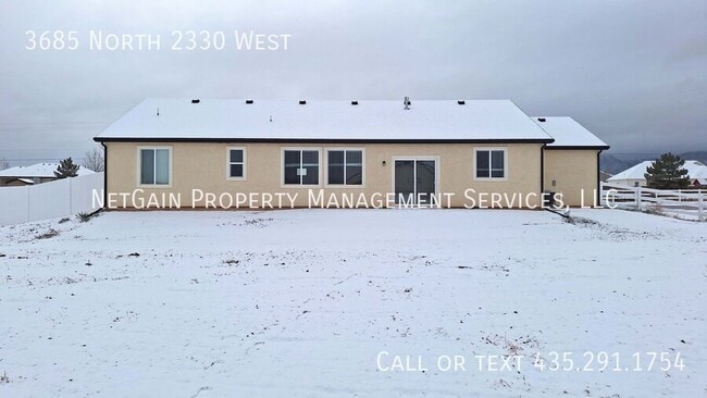 Building Photo - 3685 2330