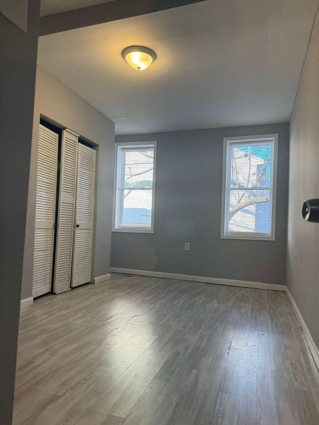 Building Photo - Recently Renovated Two Bedroom House Ready...