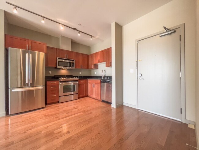 Building Photo - 2Bd/2Ba Burien Condo