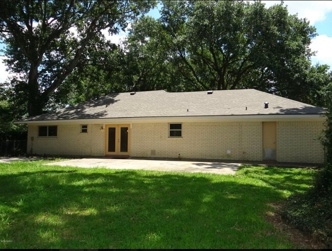 Building Photo - 107 Essex St