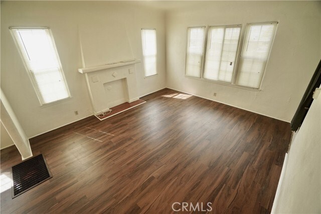 Building Photo - 1336 Elm St