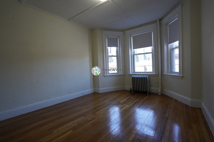 Building Photo - 1179 Boylston St