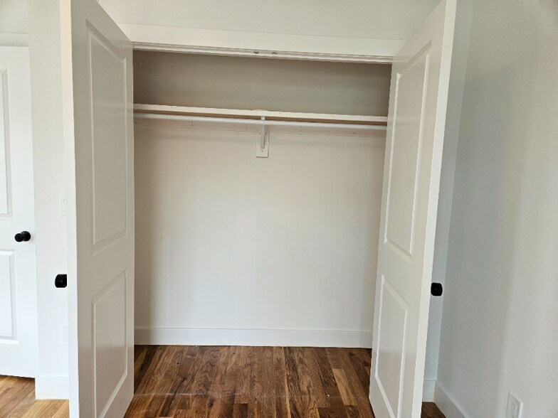 Building Photo - 90 Shrewsbury Ave