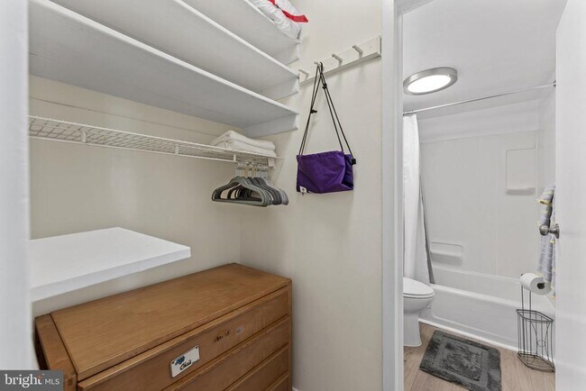 Building Photo - 1260 21st St NW