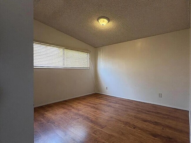 Building Photo - 1205 W Cassidy St