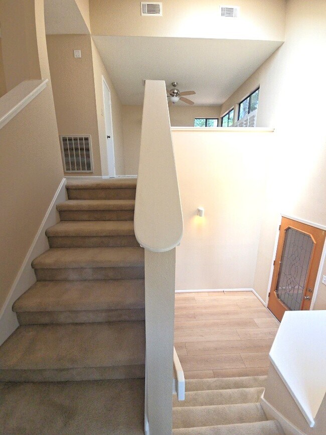 Building Photo - 25 N Mossrock Rd