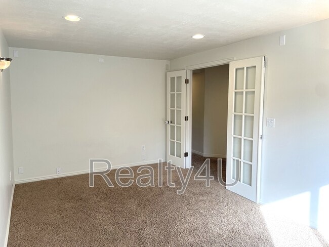 Building Photo - 4081 Rivermist Ln N
