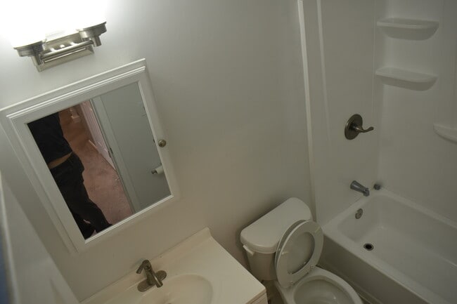 Building Photo - 5559 New Colony Dr