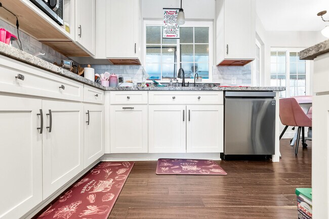 Building Photo - 73853 Playa Vista Dr