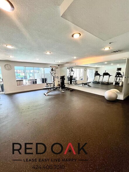 Building Photo - 939 Palm Ave