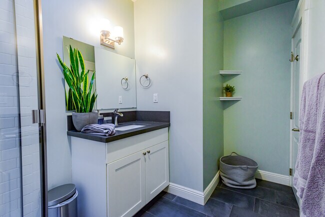 3034 Beech St - Bathroom - 1505 Fern Street