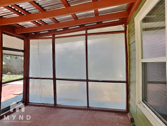 Building Photo - 131 Lake Run