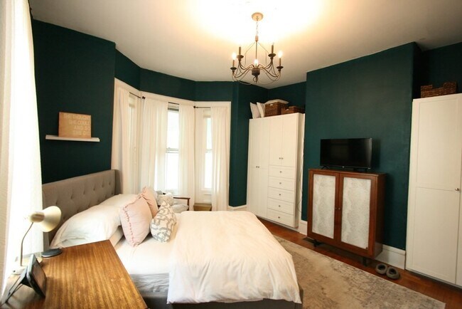 Building Photo - 40 Brastow Ave