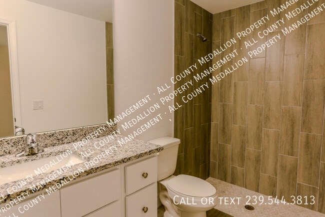 Building Photo - 915 Graystone Ave