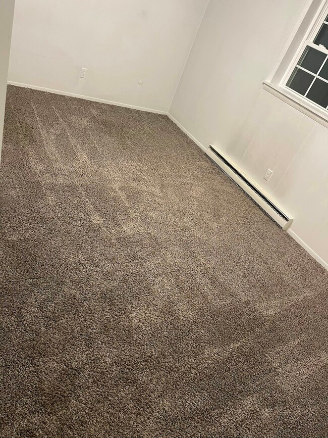 Building Photo - 15 S Park Row