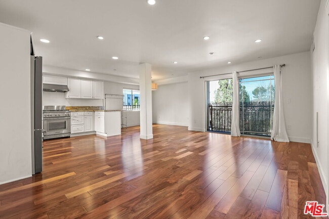 Building Photo - 5315 Bellingham Ave