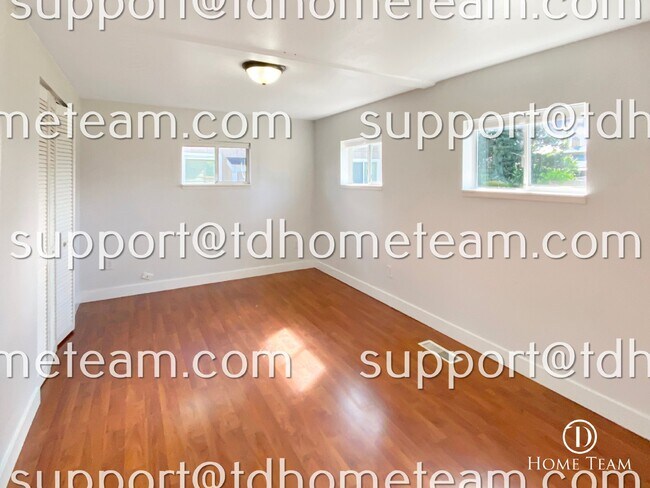 Building Photo - Charming 2-Bedroom Home in Tacoma with Spa...
