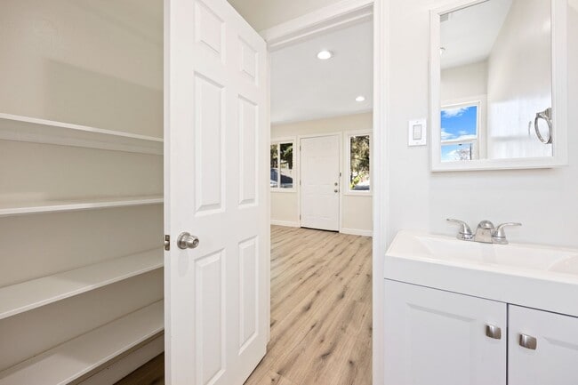 Building Photo - 6321 Gretna Ave